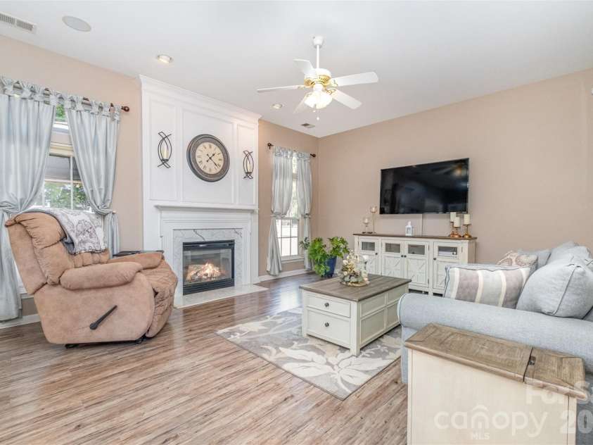 6859 Lakecrest Court, Denver, NC 28037.  MLS# CAR4385082, YatesRealty ID 26315. 