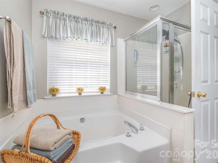 6859 Lakecrest Court, Denver, NC 28037.  MLS# CAR4385082, YatesRealty ID 26315. 