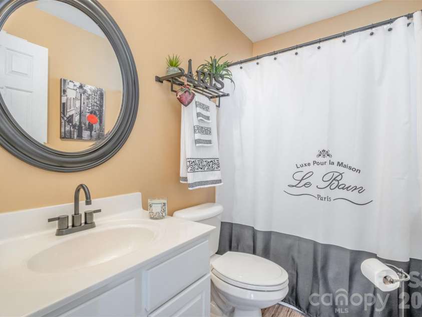 6859 Lakecrest Court, Denver, NC 28037.  MLS# CAR4385082, YatesRealty ID 26315. 