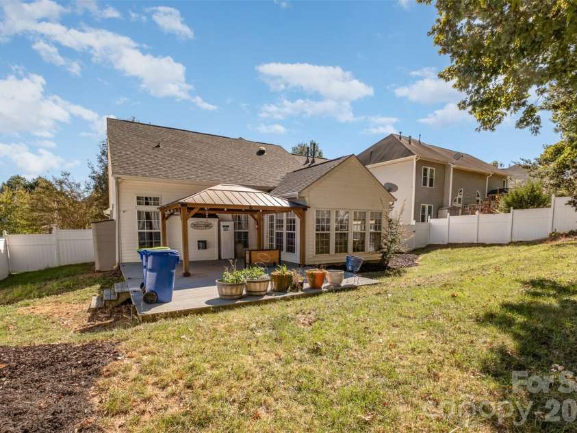 6859 Lakecrest Court, Denver, NC 28037.  MLS# CAR4385082, YatesRealty ID 26315. 