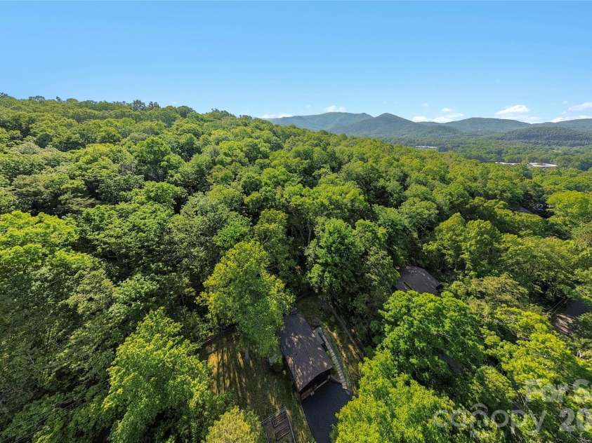 38 Nixon Terrace, Asheville, NC 28805.  MLS# CAR4385121, YatesRealty ID 26316. 