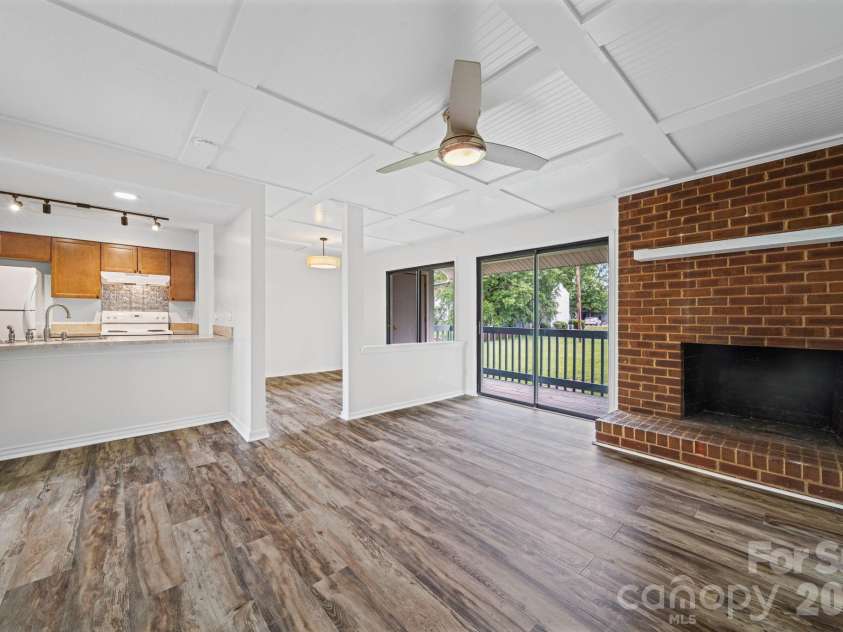 11023 Harrowfield Road, Charlotte, NC 28226.  MLS# CAR4385882, YatesRealty ID 26319. 