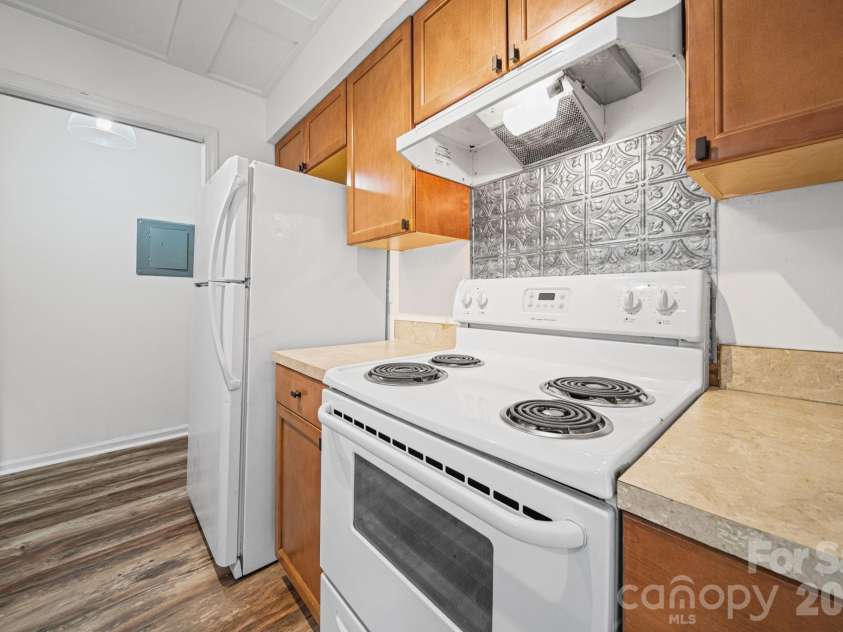 11023 Harrowfield Road, Charlotte, NC 28226.  MLS# CAR4385882, YatesRealty ID 26319. 