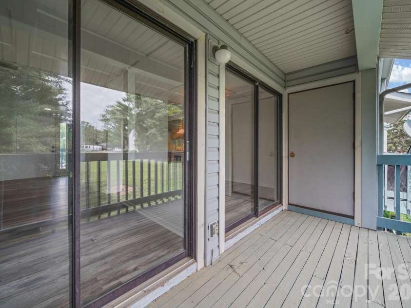 11023 Harrowfield Road, Charlotte, NC 28226.  MLS# CAR4385882, YatesRealty ID 26319. 