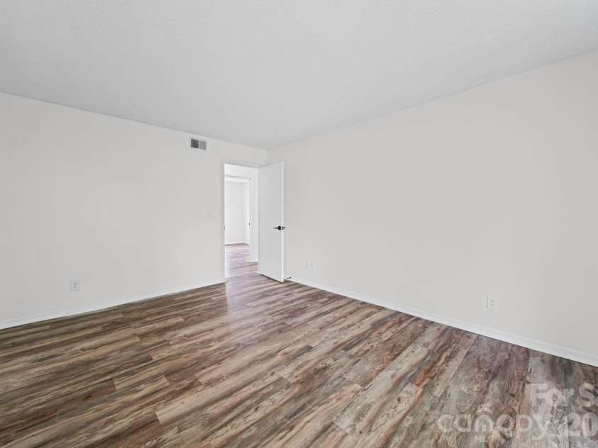 11023 Harrowfield Road, Charlotte, NC 28226.  MLS# CAR4385882, YatesRealty ID 26319. 