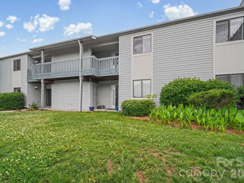 11023 Harrowfield Road, Charlotte, NC 28226.  MLS# CAR4385882, YatesRealty ID 26319. 