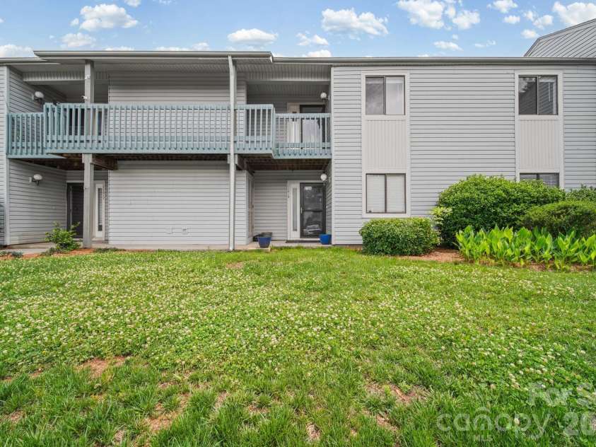11023 Harrowfield Road, Charlotte, NC 28226.  MLS# CAR4385882, YatesRealty ID 26319. 