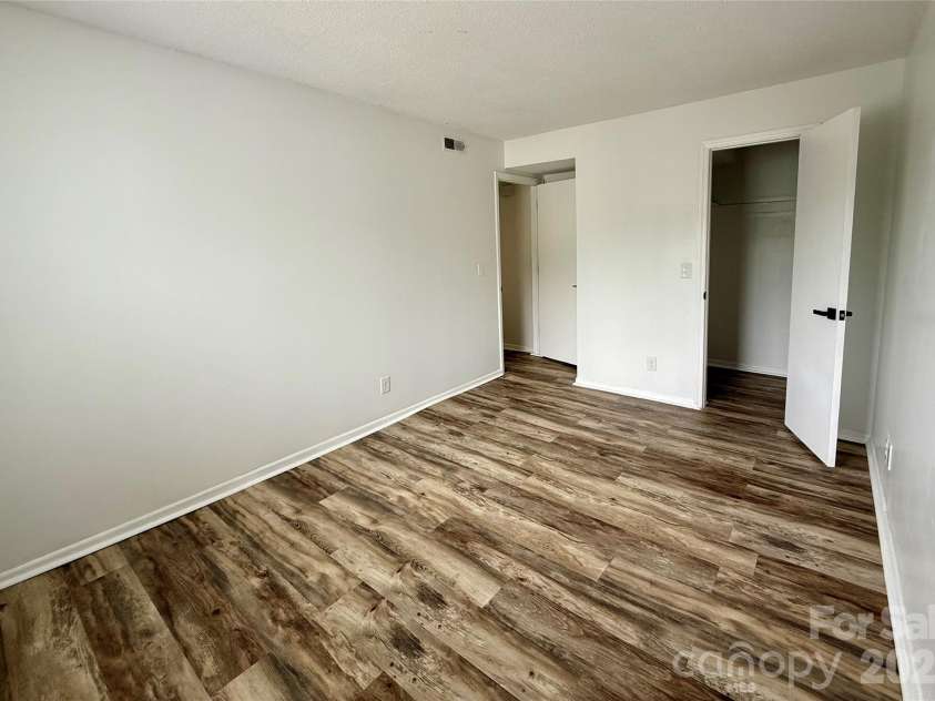11023 Harrowfield Road, Charlotte, NC 28226.  MLS# CAR4385882, YatesRealty ID 26319. 