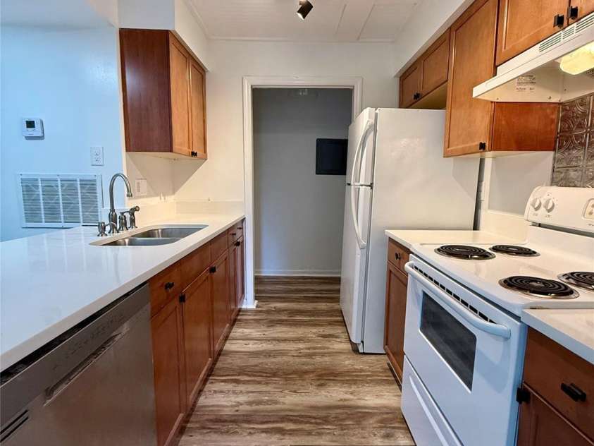 11023 Harrowfield Road, Charlotte, NC 28226.  MLS# CAR4385882, YatesRealty ID 26319. 