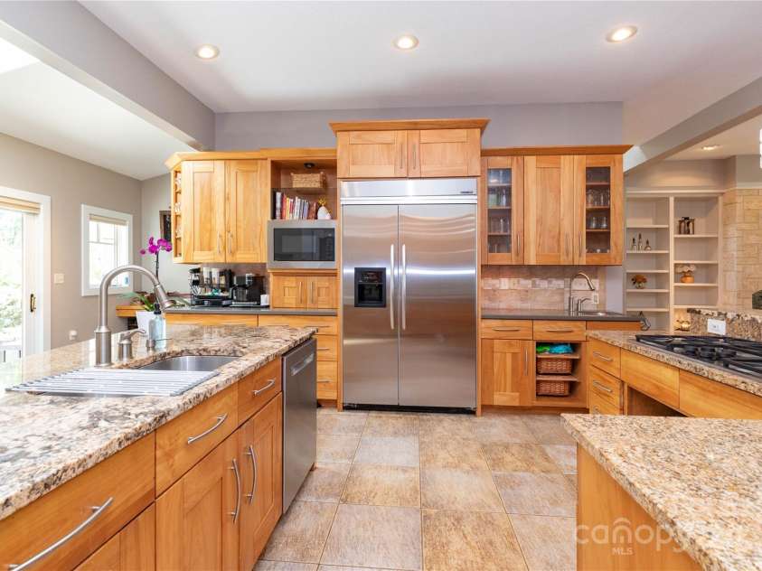 30 Rilandwell Drive, Fletcher, NC 28732.  MLS# CAR4181233, YatesRealty ID 26319. 