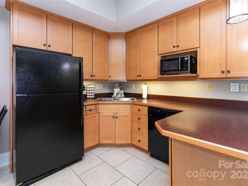 30 Rilandwell Drive, Fletcher, NC 28732.  MLS# CAR4181233, YatesRealty ID 26319. 