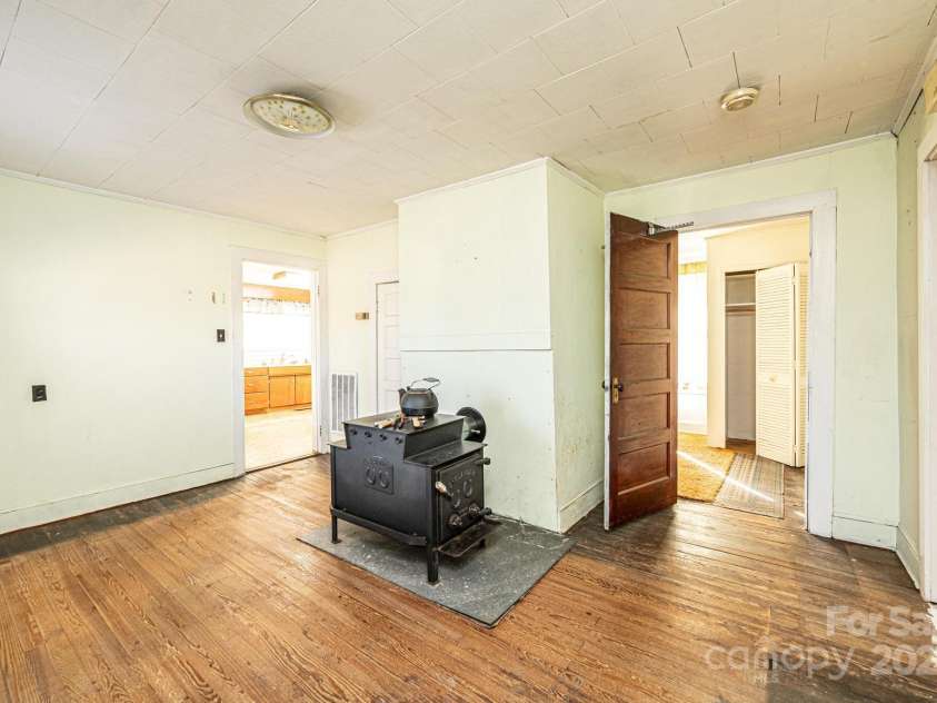 4663 Kings Creek Church Road, Lenoir, NC 28645.  MLS# CAR4213466, YatesRealty ID 2632. Family room