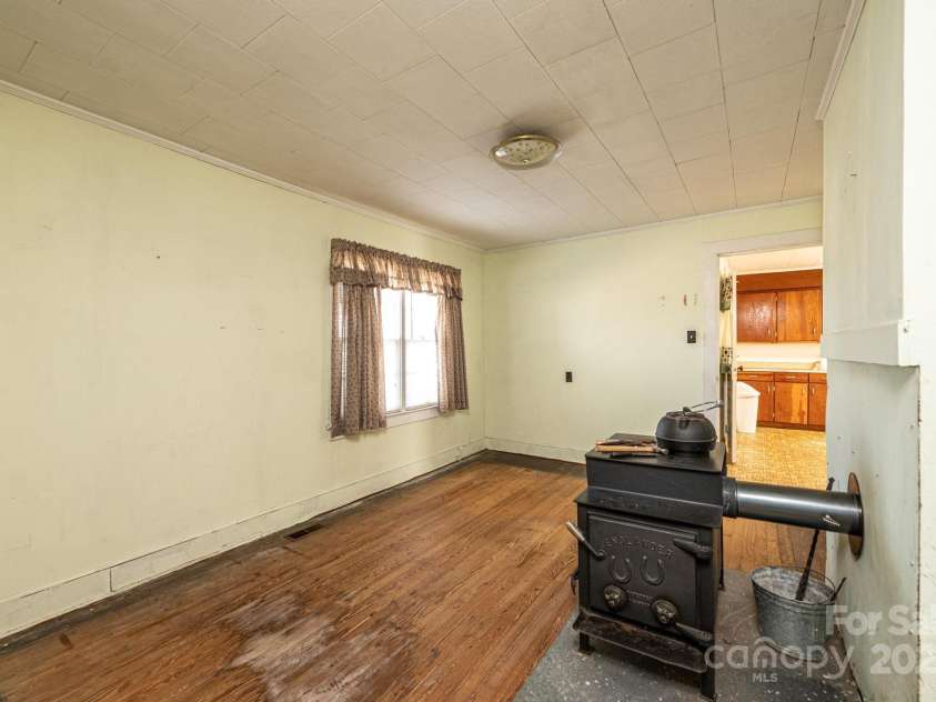 4663 Kings Creek Church Road, Lenoir, NC 28645.  MLS# CAR4213466, YatesRealty ID 2632. Family room