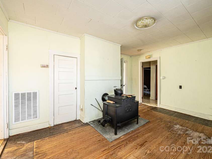 4663 Kings Creek Church Road, Lenoir, NC 28645.  MLS# CAR4213466, YatesRealty ID 2632. Family room