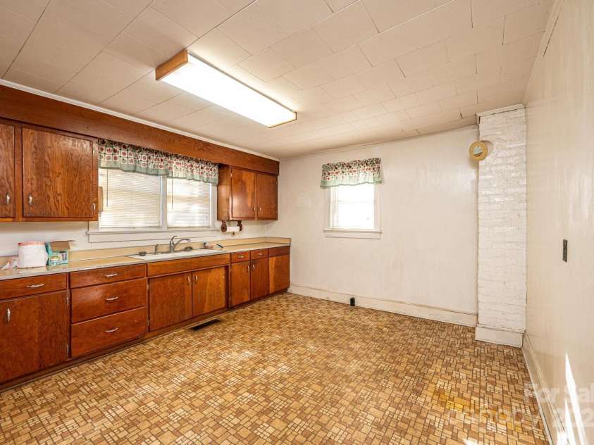 4663 Kings Creek Church Road, Lenoir, NC 28645.  MLS# CAR4213466, YatesRealty ID 2632. Kitchen