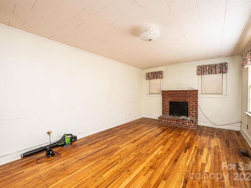 4663 Kings Creek Church Road, Lenoir, NC 28645.  MLS# CAR4213466, YatesRealty ID 2632. Living Room