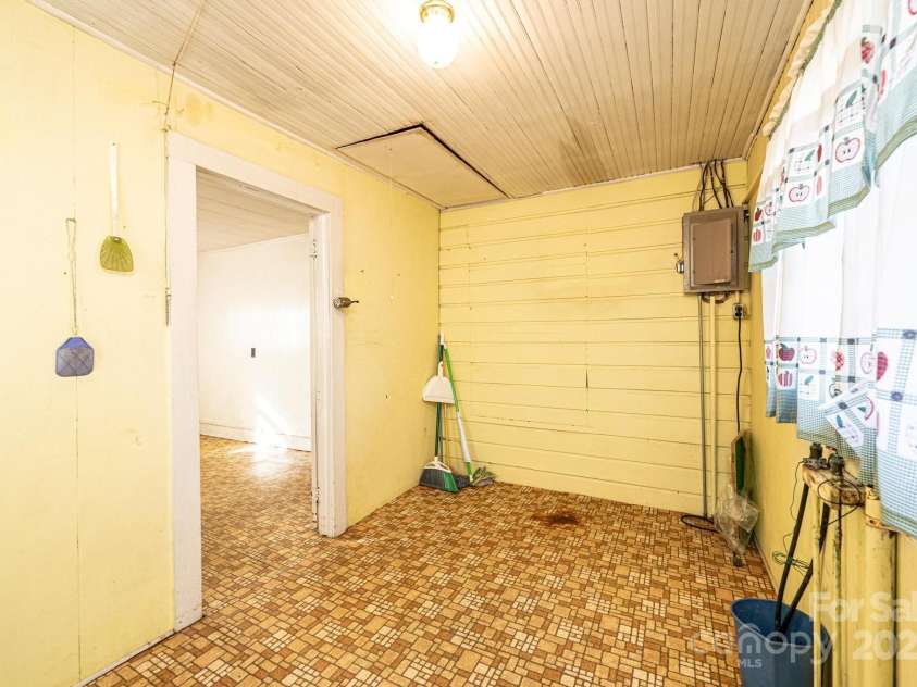 4663 Kings Creek Church Road, Lenoir, NC 28645.  MLS# CAR4213466, YatesRealty ID 2632. Utility/laundry