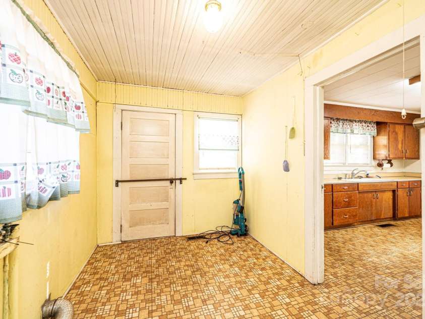 4663 Kings Creek Church Road, Lenoir, NC 28645.  MLS# CAR4213466, YatesRealty ID 2632. Utility/laundry