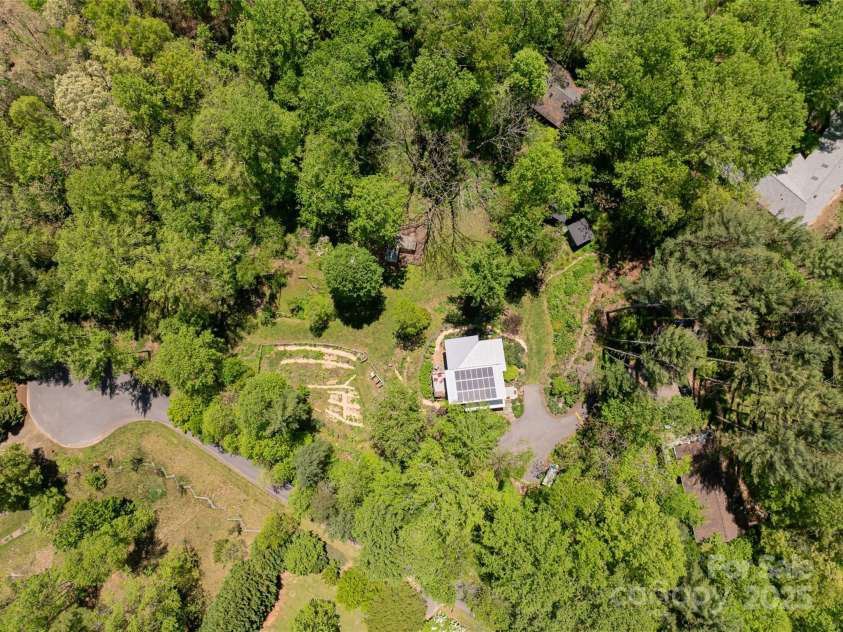 2057 Riceville Road, Asheville, NC 28805.  MLS# CAR4252672, YatesRealty ID 26320. 