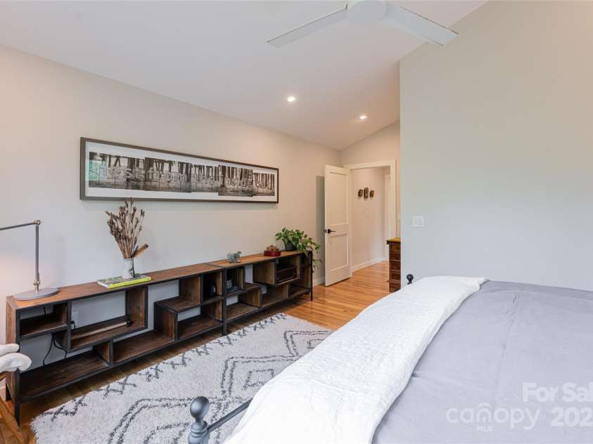 2057 Riceville Road, Asheville, NC 28805.  MLS# CAR4252672, YatesRealty ID 26320. Upper level primary