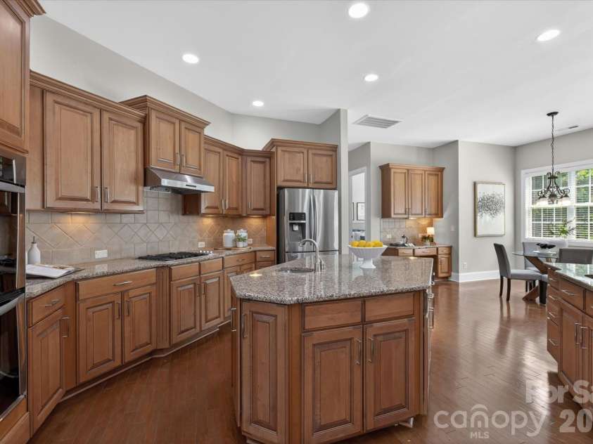 6507 Springs Mill Road, Charlotte, NC 28277.  MLS# CAR4386834, YatesRealty ID 26322. Convenient Prep Sink