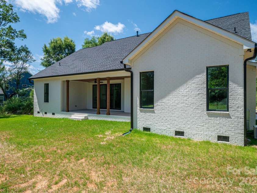1062 Sage Pine Circle, Clover, SC 29710.  MLS# CAR4272784, YatesRealty ID 26324. 