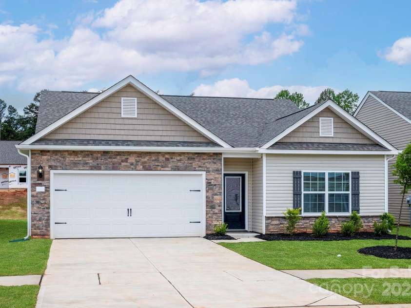 7213 Jerimoth Drive, Charlotte, NC 28215.  MLS# CAR4275732, YatesRealty ID 26325. 