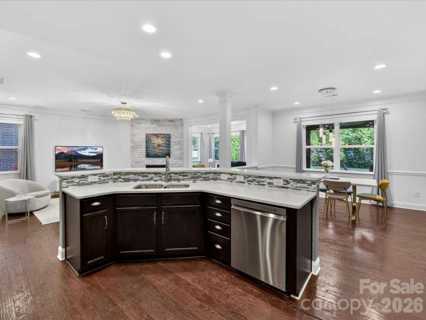 113 Hillandale Road, Charlotte, NC 28270.  MLS# CAR4401003, YatesRealty ID 26329. 