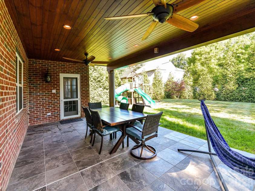 113 Hillandale Road, Charlotte, NC 28270.  MLS# CAR4401003, YatesRealty ID 26329. 
