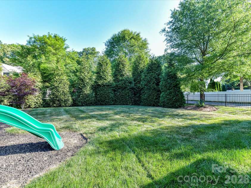 113 Hillandale Road, Charlotte, NC 28270.  MLS# CAR4401003, YatesRealty ID 26329. 