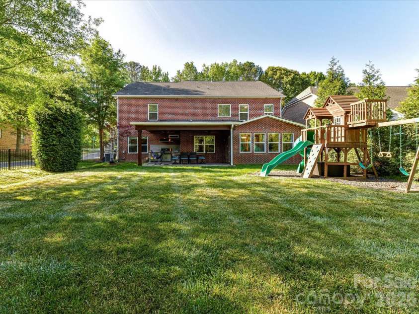 113 Hillandale Road, Charlotte, NC 28270.  MLS# CAR4401003, YatesRealty ID 26329. 