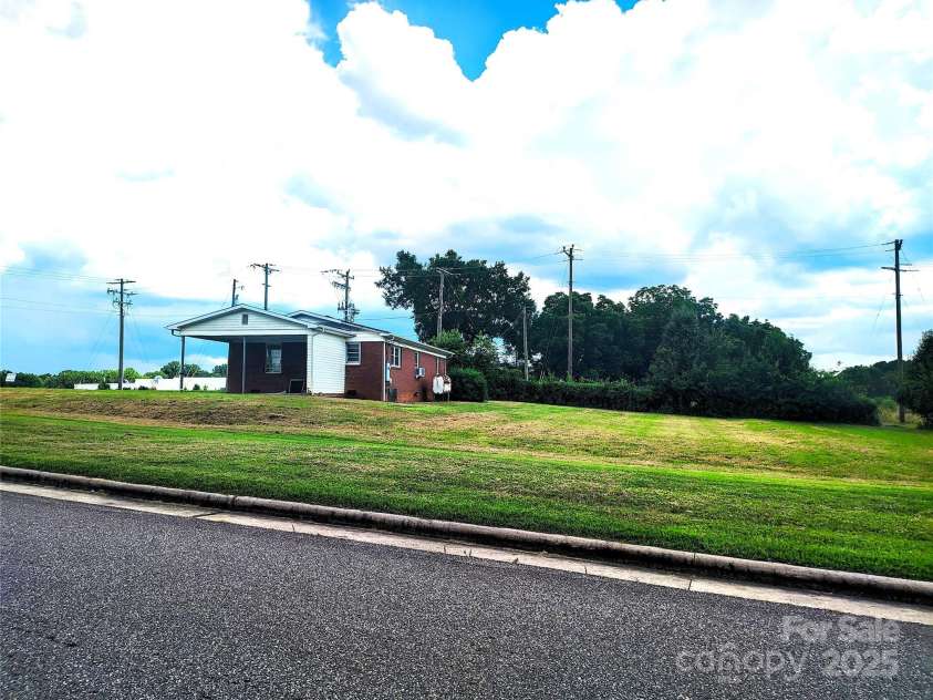 637 Plato Lee Road, Shelby, NC 28150.  MLS# CAR4281617, YatesRealty ID 26329. 