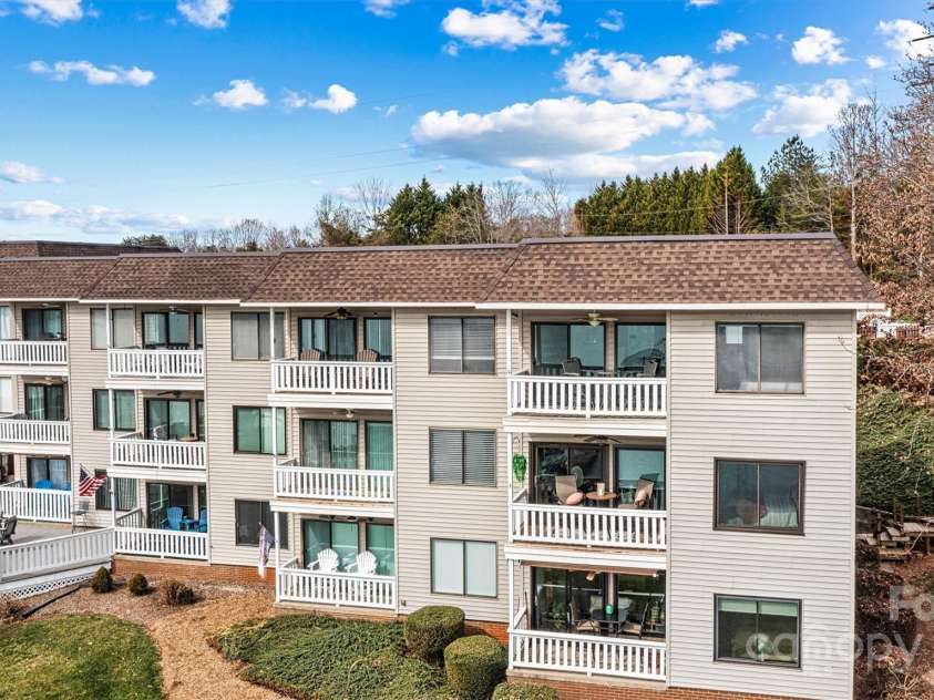 7831 Spinnaker Bay Drive, Sherrills Ford, NC 28673.  MLS# CAR4207085, YatesRealty ID 2633. 