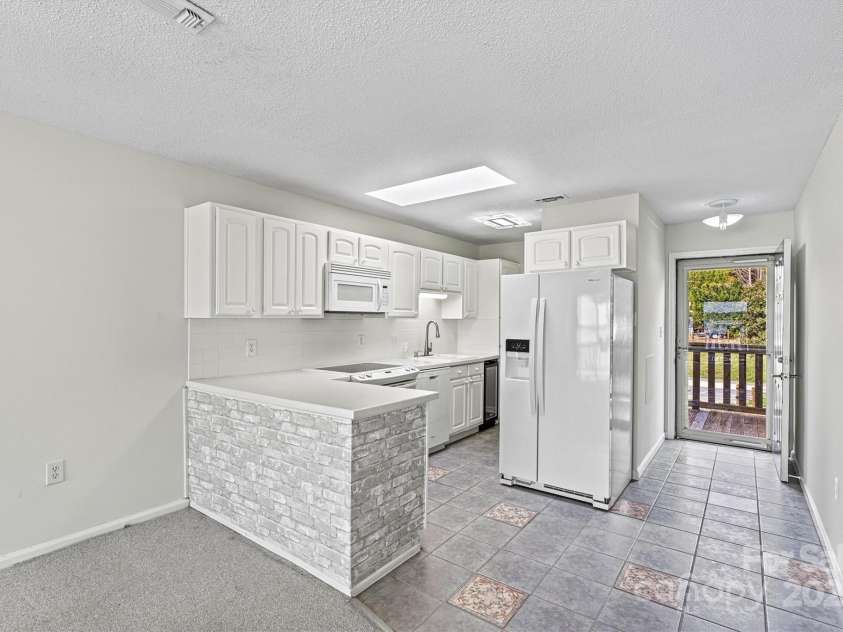 7831 Spinnaker Bay Drive, Sherrills Ford, NC 28673.  MLS# CAR4207085, YatesRealty ID 2633. 