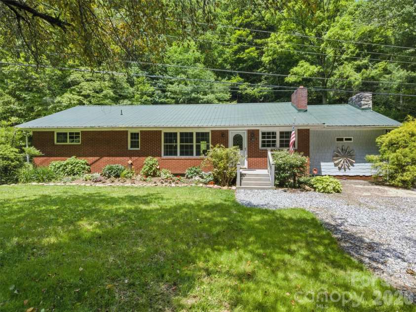 3829 Coxes Creek Road, Burnsville, NC 28714.  MLS# CAR4246043, YatesRealty ID 26331. 