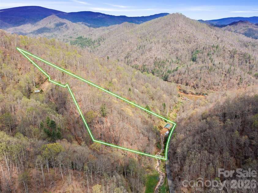 3829 Coxes Creek Road, Burnsville, NC 28714.  MLS# CAR4246043, YatesRealty ID 26331. 