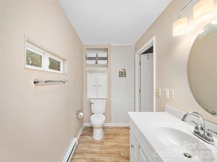 3829 Coxes Creek Road, Burnsville, NC 28714.  MLS# CAR4246043, YatesRealty ID 26331. Primary Bathroom