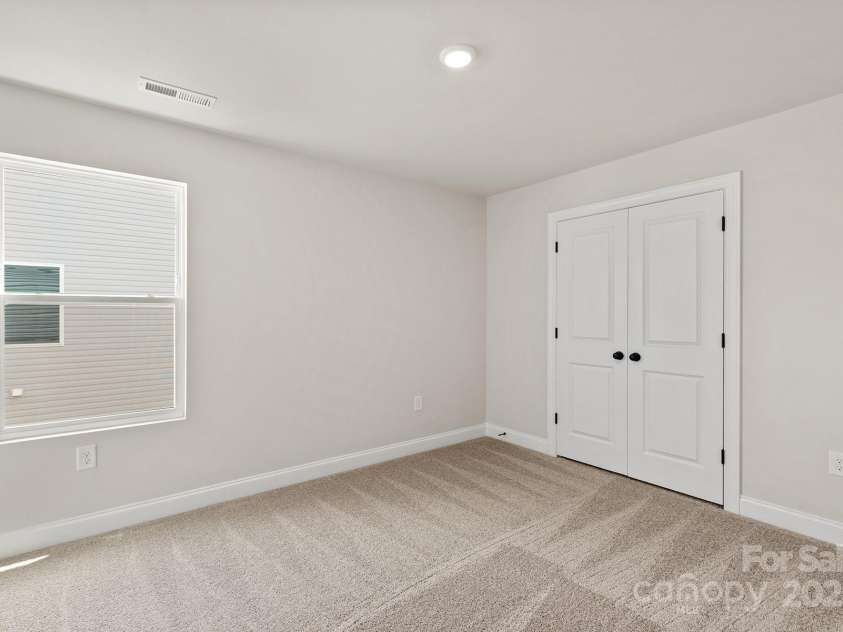 5716 Skinny Drive, Charlotte, NC 28215.  MLS# CAR4240402, YatesRealty ID 26331. 