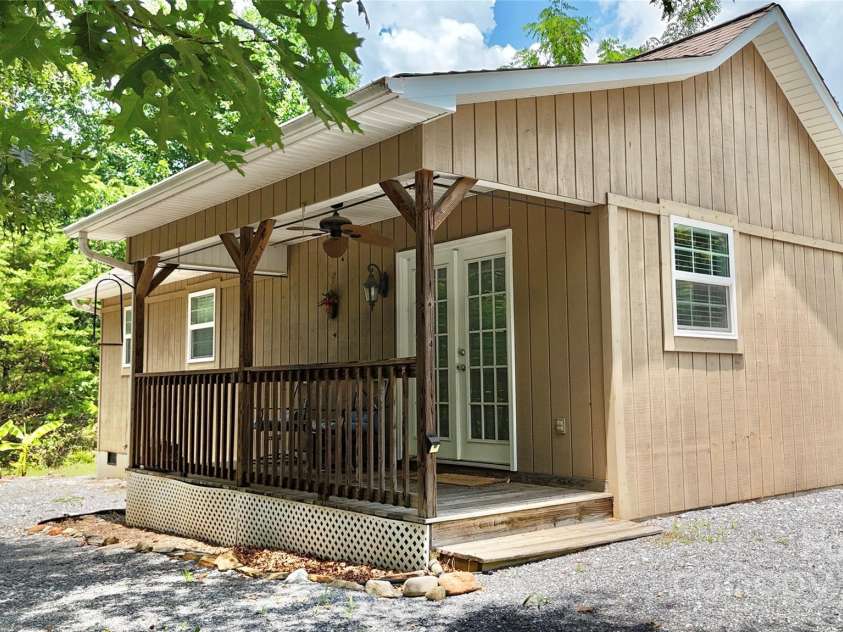 37 Coyote Drive, Marion, NC 28752.  MLS# CAR4275046, YatesRealty ID 26332. 