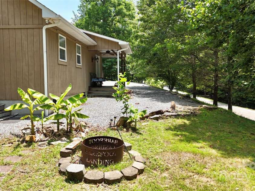 37 Coyote Drive, Marion, NC 28752.  MLS# CAR4275046, YatesRealty ID 26332. 