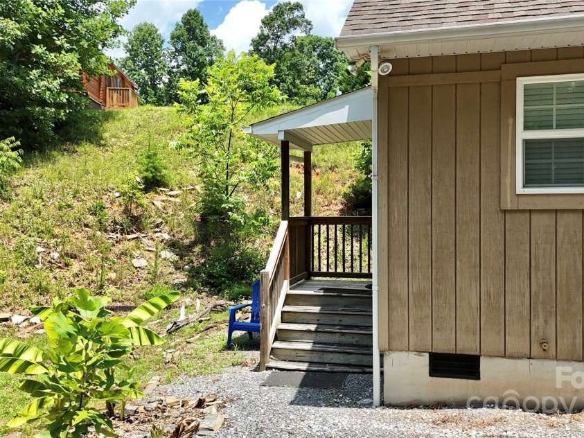 37 Coyote Drive, Marion, NC 28752.  MLS# CAR4275046, YatesRealty ID 26332. 