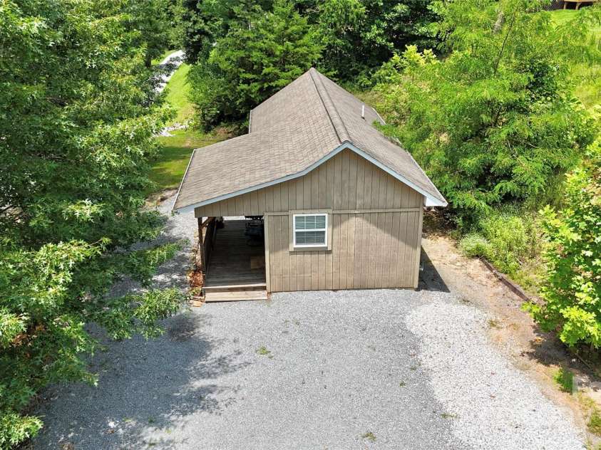 37 Coyote Drive, Marion, NC 28752.  MLS# CAR4275046, YatesRealty ID 26332. 