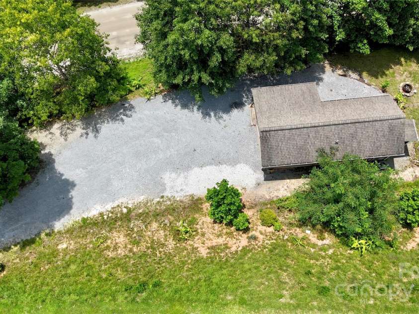 37 Coyote Drive, Marion, NC 28752.  MLS# CAR4275046, YatesRealty ID 26332. 