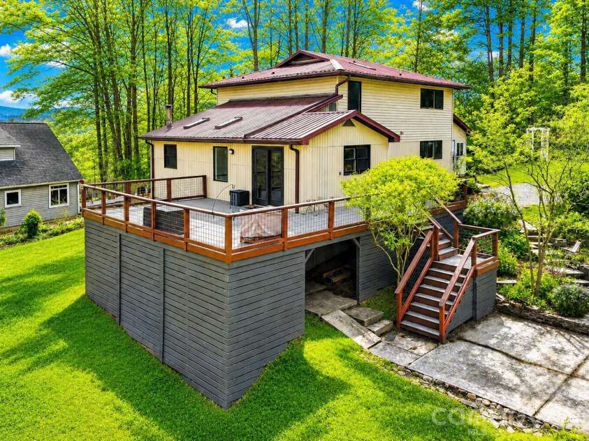 623 Owensby Road, Hendersonville, NC 28792.  MLS# CAR4345844, YatesRealty ID 26332. 