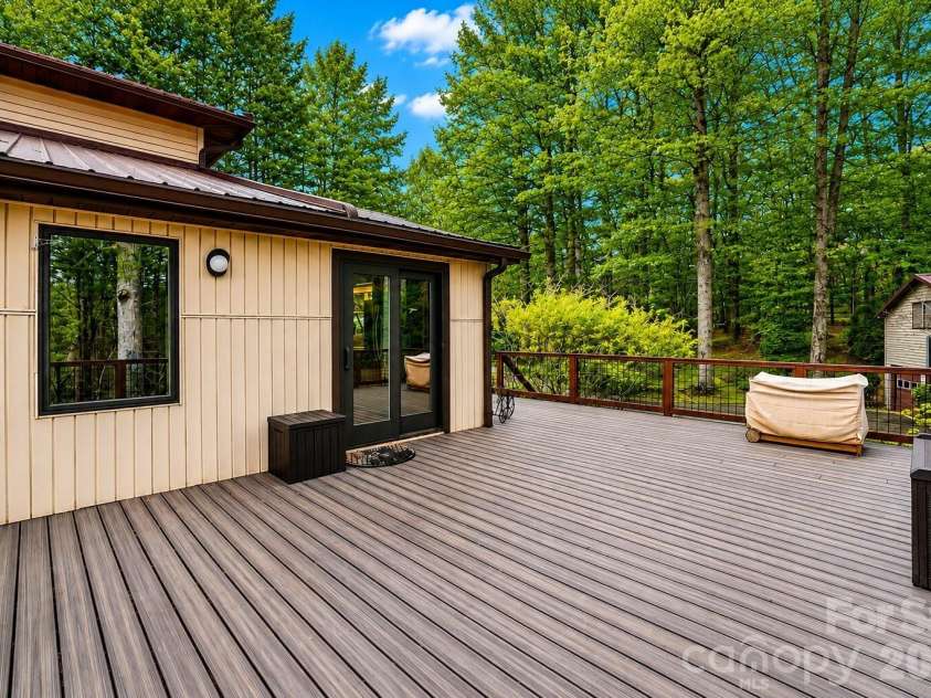 623 Owensby Road, Hendersonville, NC 28792.  MLS# CAR4345844, YatesRealty ID 26332. 
