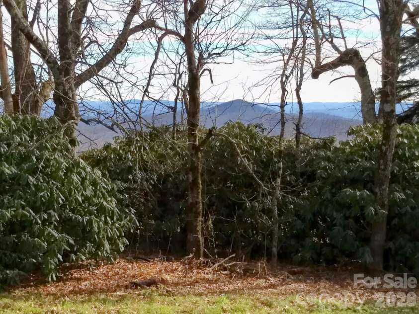 623 Owensby Road, Hendersonville, NC 28792.  MLS# CAR4345844, YatesRealty ID 26332. 