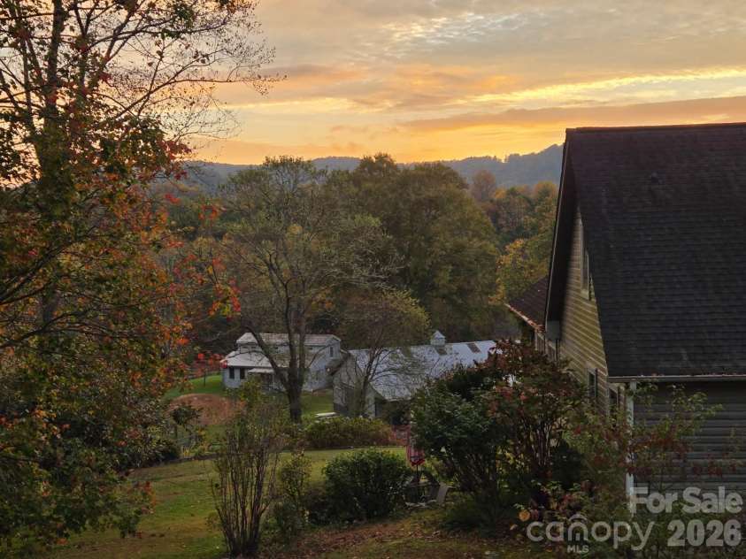 623 Owensby Road, Hendersonville, NC 28792.  MLS# CAR4345844, YatesRealty ID 26332. 