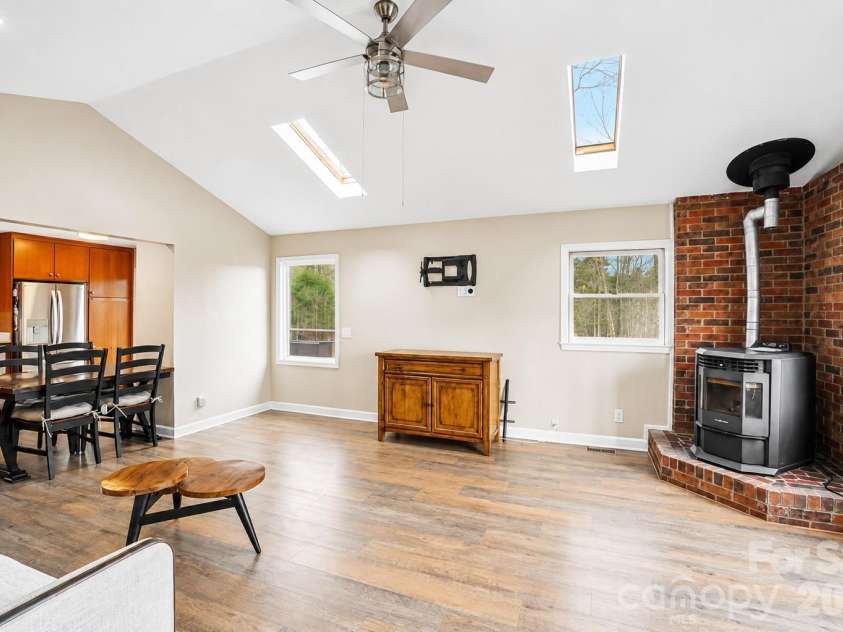 623 Owensby Road, Hendersonville, NC 28792.  MLS# CAR4345844, YatesRealty ID 26332. Additional Living Area