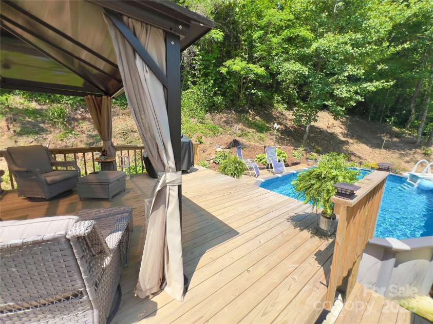 1449 Piedmont Drive, Lenoir, NC 28645.  MLS# CAR4211762, YatesRealty ID 26333. 