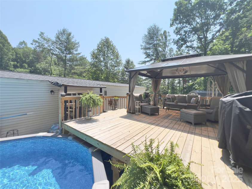 1449 Piedmont Drive, Lenoir, NC 28645.  MLS# CAR4211762, YatesRealty ID 26333. 